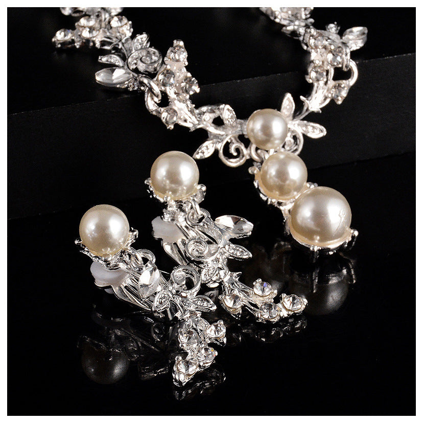 Elegant Silver and Pearl Floral Vine Filigree Necklace and Earring Set with Gift Box