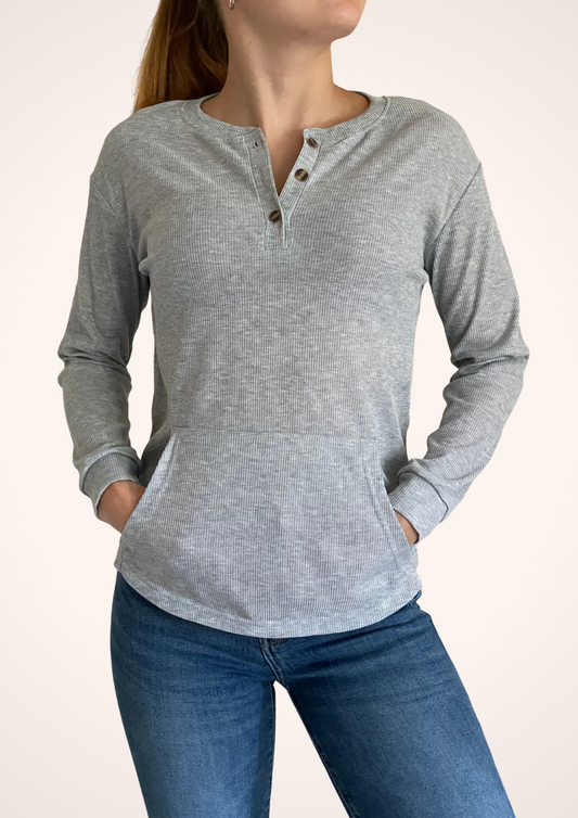 Ribbed 3 Button Long Sleeve Top in Light Gray